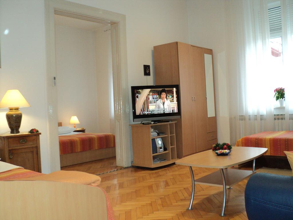 Apartment Horvat Загреб Стая снимка